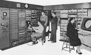 1944_Whirlwind-computer-at-.jpg